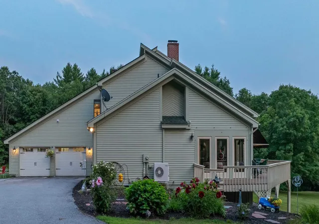 Photo 3 of Single family home for sale at 86 Corliss Hill Rd, Meredith, NH 03253 | MLS# 5105992 | Listing updated on 2026-08-24