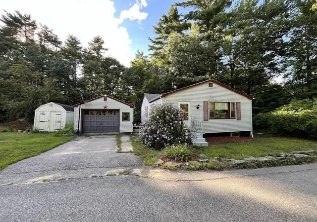 2nd image of 4 Old Woodhill Rd, Bow, NH 03304 | MLS# 5105995