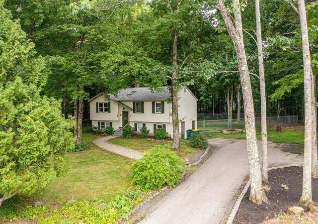 2nd image of 4 Birchwood Ave, Rochester, NH 03867 | MLS# 5105998