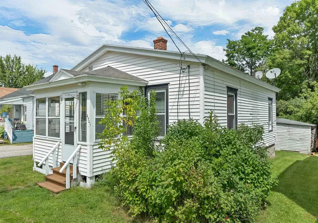 Photo 3 of Sale Pending at 252 Wight St, Berlin, NH 03570 | MLS# 5106003 | Listing updated on 2026-10-01