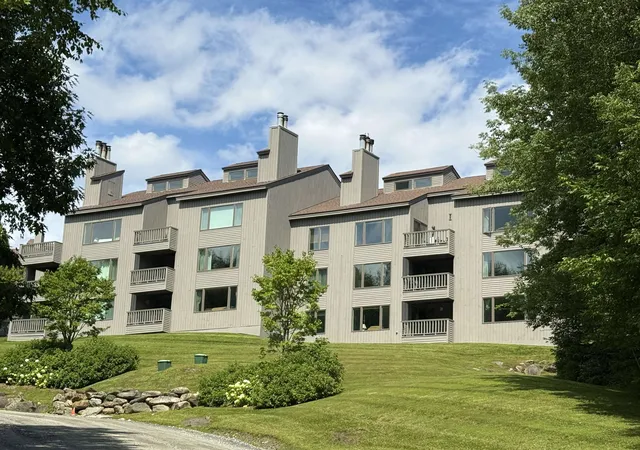 Photo 2 of Condo for sale at 34j Snow Tree Ln #Meadows J, West Dover, VT 05356 | MLS# 5106008 | Listing updated on 2026-09-10