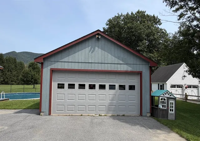 Photo 3 of Single family home for sale at 928 Main Rd, Stamford, VT 05352 | MLS# 5106013 | Listing updated on 2026-10-07