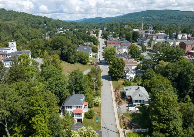 Photo 3 of Sale Pending at 149 Summer St, Saint Johnsbury, VT 05819 | MLS# 5106029 | Listing updated on 2026-08-26