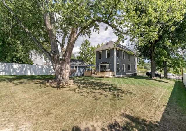 32nd image of 138 Broadway, Dover, NH 03820 | MLS# 5106030