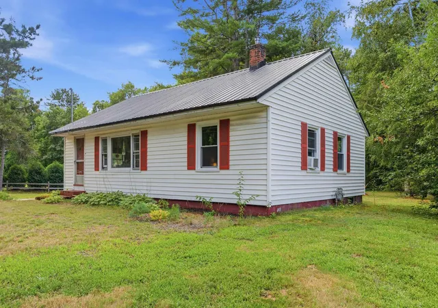 2nd image of 222 Airport Rd, Concord, NH 03301 | MLS# 5106040