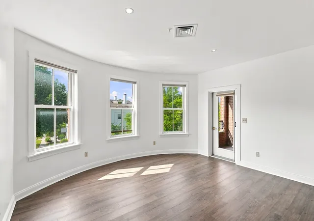 Photo 3 of Condo for sale at 40 College St #514c, Burlington, VT 05401 | MLS# 5106053 | Listing updated on 2026-08-21