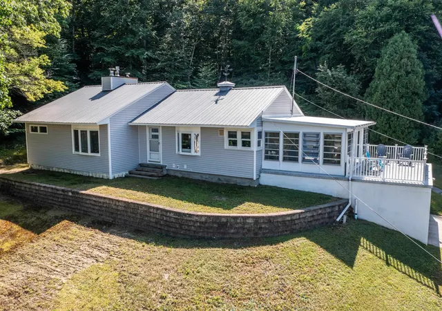 1st image of 20 Meadow Ln, Goffstown, NH 03045 | MLS# 5106054