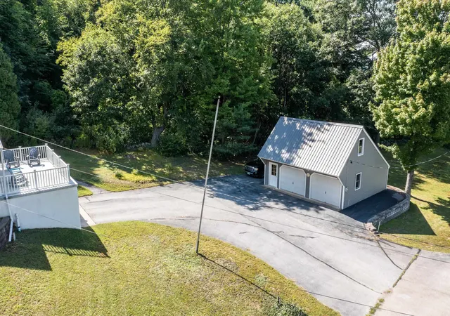 2nd image of 20 Meadow Ln, Goffstown, NH 03045 | MLS# 5106054