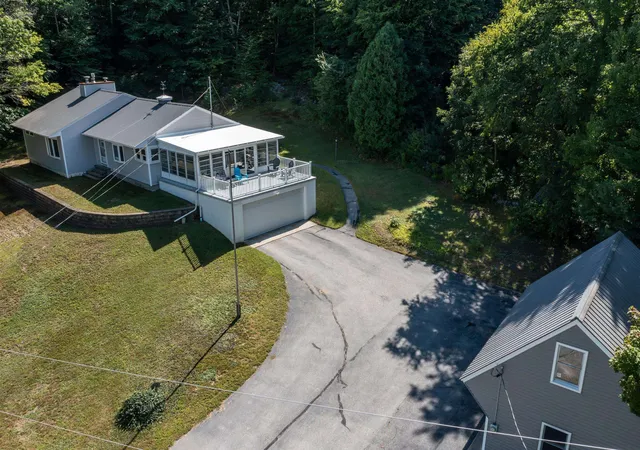 Photo 3 of Single family home for sale at 20 Meadow Ln, Goffstown, NH 03045 | MLS# 5106054 | Listing updated on 2026-09-01