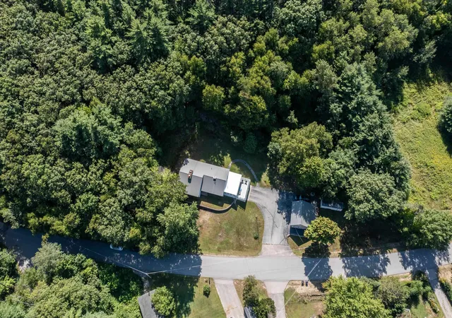 41st image of 20 Meadow Ln, Goffstown, NH 03045 | MLS# 5106054