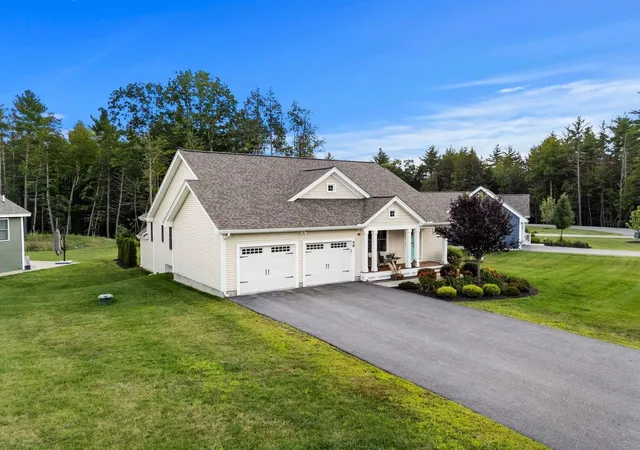2nd image of 59 Three Ponds Dr, Brentwood, NH 03833 | MLS# 5106055