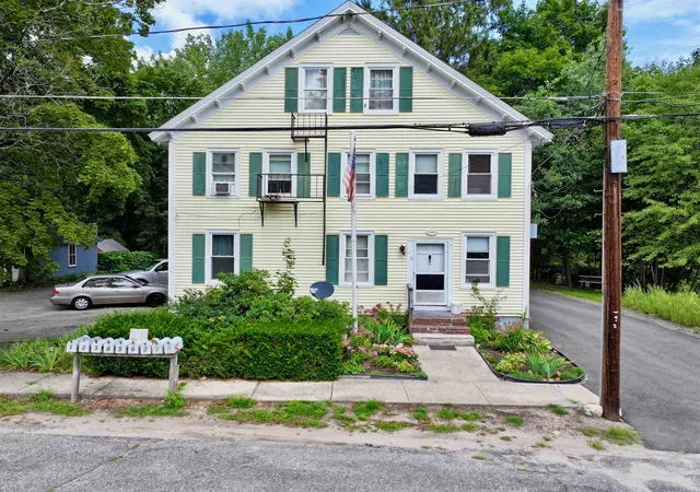 2nd image of 22 Railroad Ave, Merrimack, NH 03054 | MLS# 5106076