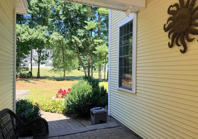 3rd image of 97 Royal Range Rd, Sandown, NH 03873 | MLS# 5106120