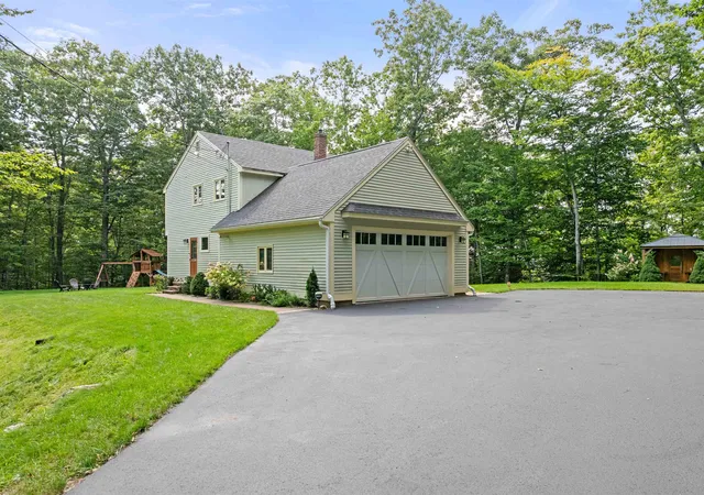 Photo 3 of Single family home for sale at 2 Serenity Ln, Meredith, NH 03253 | MLS# 5106129 | Listing updated on 2026-09-03