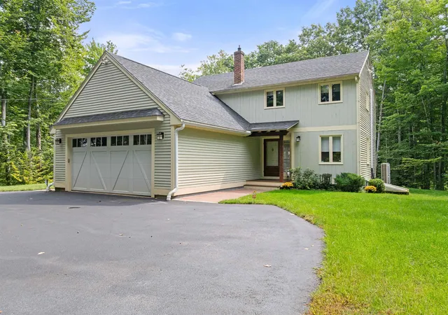 Photo 3 of Single family home for sale at 2 Serenity Ln, Meredith, NH 03253 | MLS# 5106129 | Listing updated on 2026-10-05