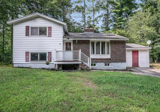Photo 1 of Single family home for sale at 5 Mercury Ln, Pelham, NH 03076 | MLS# 5106150 | Listing updated on 2026-09-05