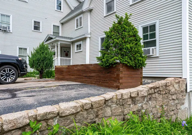Photo 3 of Townhouse for sale at 196 E Main St #5, Conway, NH 03818 | MLS# 5106152 | Listing updated on 2026-08-21