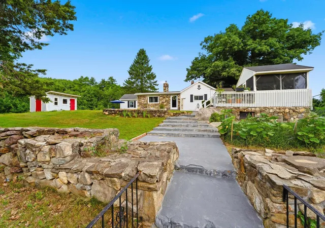 2nd image of 33 Beacon Hill Rd, Derry, NH 03038 | MLS# 5106156