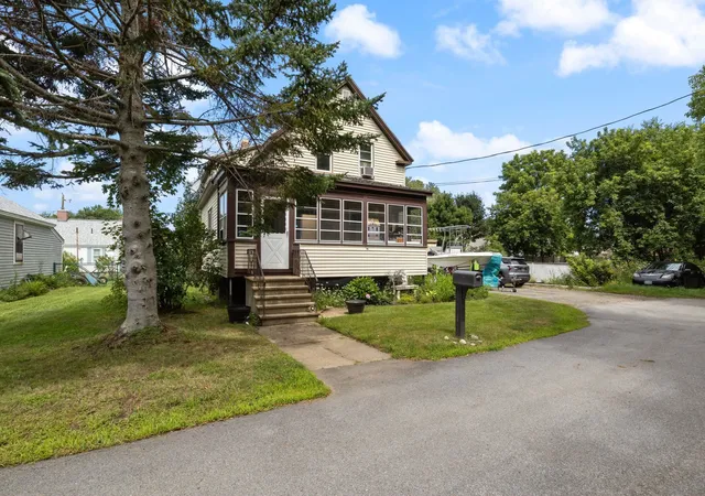 Photo 1 of Single family home for sale at 6 Brick St, Somersworth, NH 03878 | MLS# 5106159 | Listing updated on 2026-09-09