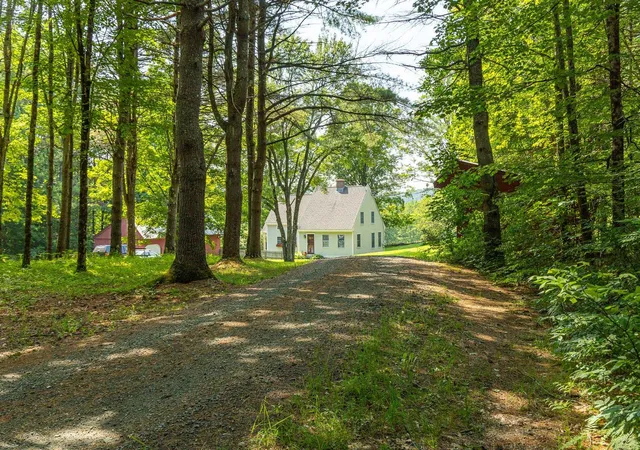 Photo 4 of Single family home for sale at 509 Elm St, Claremont, NH 03743 | MLS# 5106166 | Listing updated on 2026-09-18