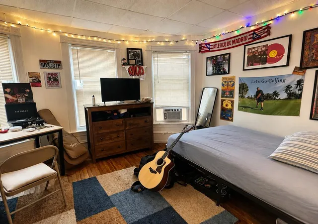Photo 4 of House for sale at 100 Buell St, Burlington, VT 05401 | MLS# 5106173 | Listing updated on 2026-09-25