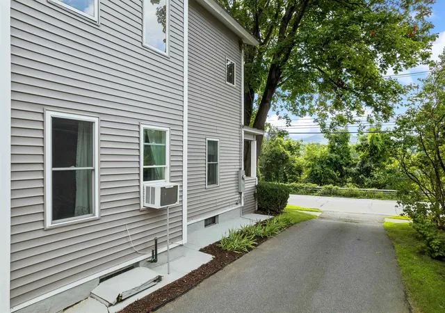 Photo 3 of Single family home for sale at 509 South Main St, Hartford, VT 05001 | MLS# 5106197 | Listing updated on 2026-09-04