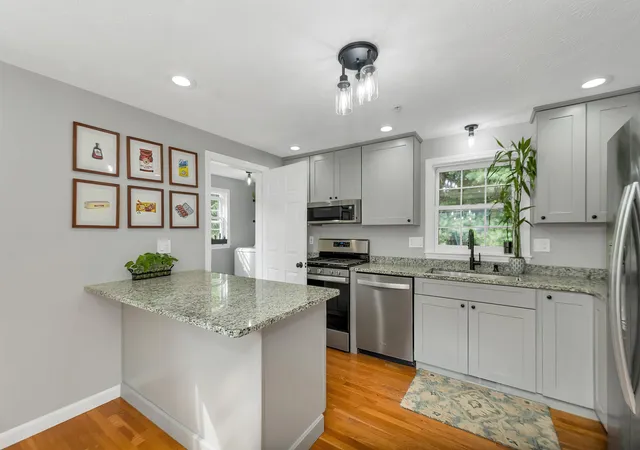 Photo 3 of Townhouse for sale at 2 Rocky Ledge Rd, Merrimack, NH 03054 | MLS# 5106201 | Listing updated on 2026-10-02