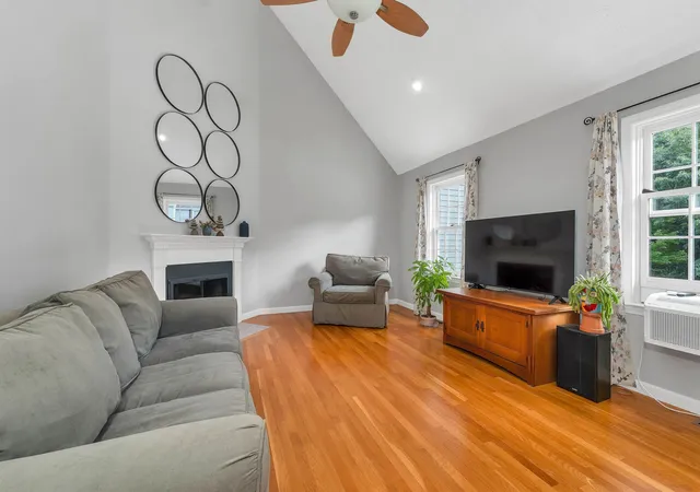 Photo 4 of Townhouse for sale at 2 Rocky Ledge Rd, Merrimack, NH 03054 | MLS# 5106201 | Listing updated on 2026-10-02