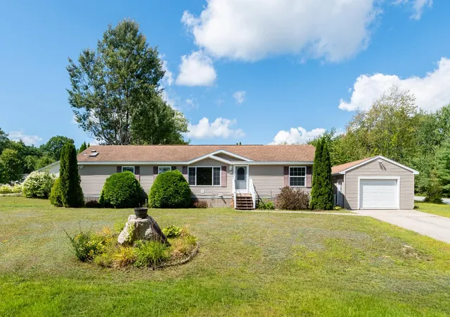 Photo 3 of Single family home for sale at 65 Osprey Rd, Alton, NH 03809 | MLS# 5106212 | Listing updated on 2026-09-05