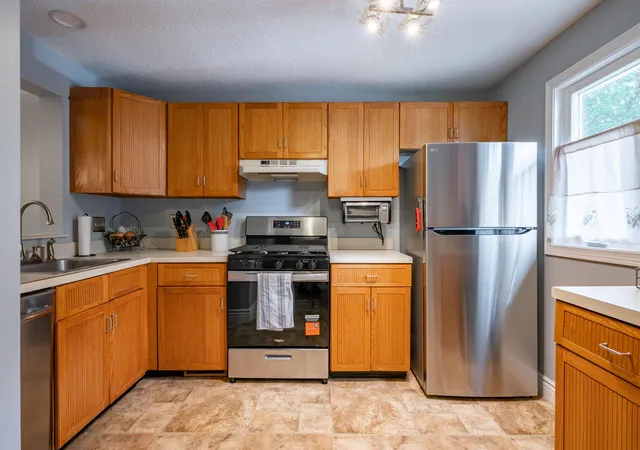 Photo 3 of Sale Pending at 66 Merrimack Dr, Merrimack, NH 03054 | MLS# 5106213 | Listing updated on 2026-08-29