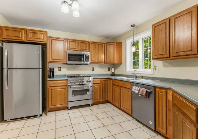 4th image of 17 Donigians Wy, Barrington, NH 03825 | MLS# 5106218