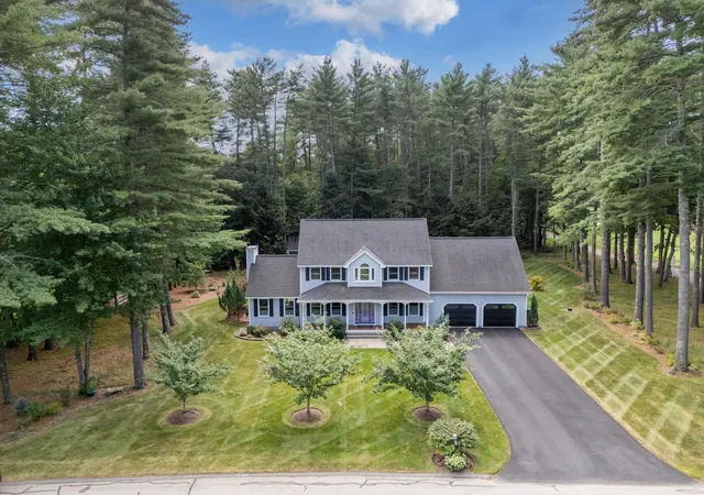 Photo 3 of Sale Pending at 4 Taconic Dr, Merrimack, NH 03054 | MLS# 5106224 | Listing updated on 2026-08-27