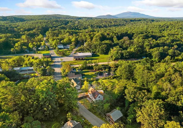 2nd image of 27 East Lake Rd, Fitzwilliam, NH 03447 | MLS# 5106229