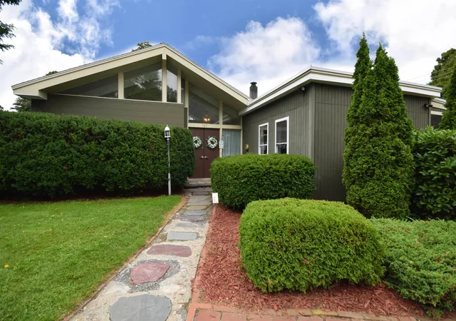 Photo 1 of Single family home for sale at 789 South Prospect St, Burlington, VT 05401 | MLS# 5106235 | Listing updated on 2026-09-17