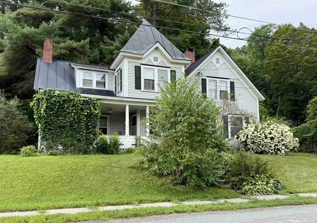 Photo 2 of Single family home for sale at 190 Pleasant St, Royalton, VT 05068 | MLS# 5106249 | Listing updated on 2026-08-22