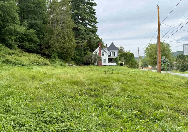 Photo 3 of Single family home for sale at 190 Pleasant St, Royalton, VT 05068 | MLS# 5106249 | Listing updated on 2026-08-22
