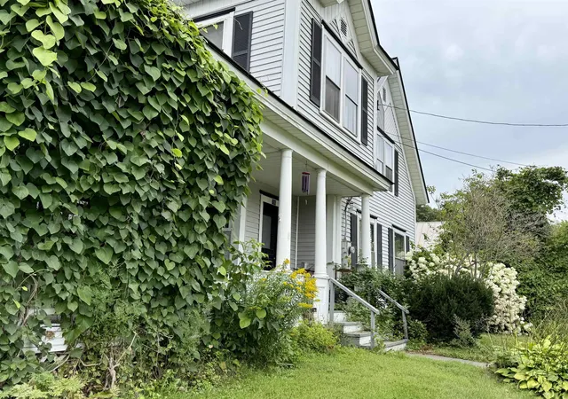 Photo 4 of Single family home for sale at 190 Pleasant St, Royalton, VT 05068 | MLS# 5106249 | Listing updated on 2026-08-22