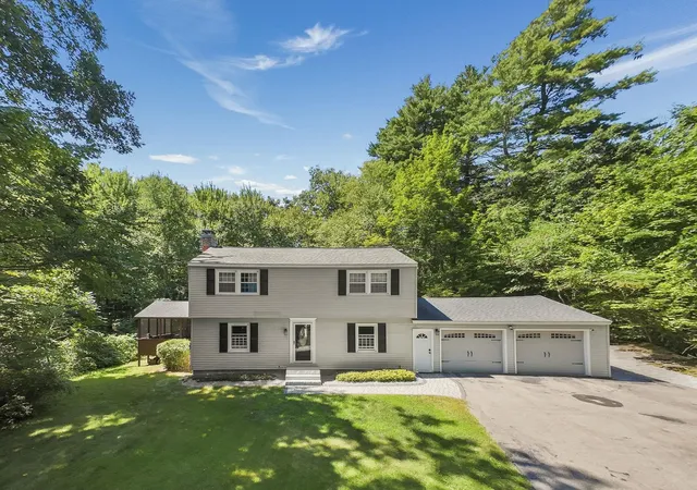 Photo 1 of Sale Pending at 16 Juniper Dr, Amherst, NH 03031 | MLS# 5106257 | Listing updated on 2026-09-06
