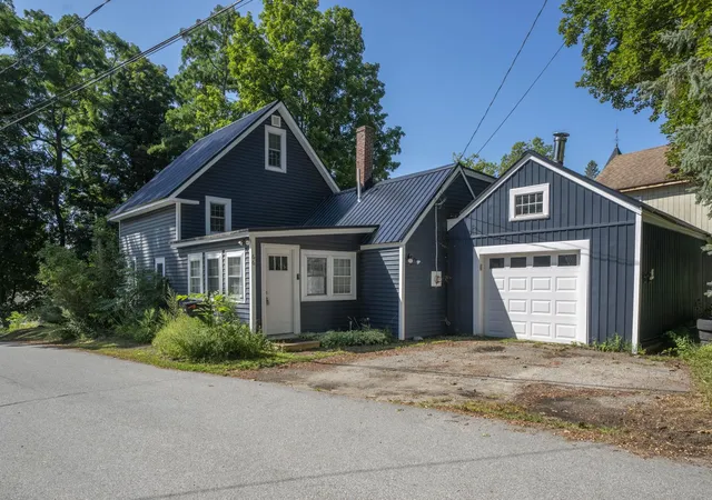 2nd image of 66 Crescent St, Henniker, NH 03242 | MLS# 5106258