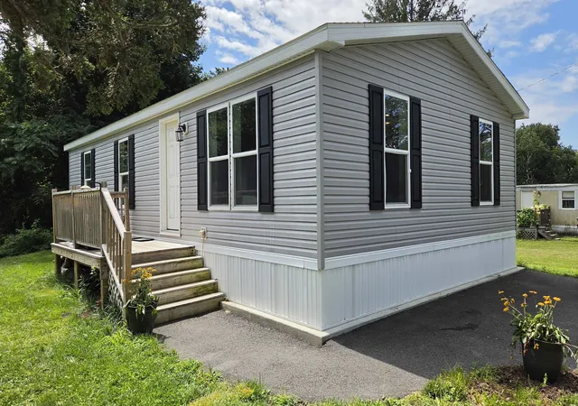 1st image of 85 Coffin Rd #TRLR 17, Epping, NH 03042 | MLS# 5106259