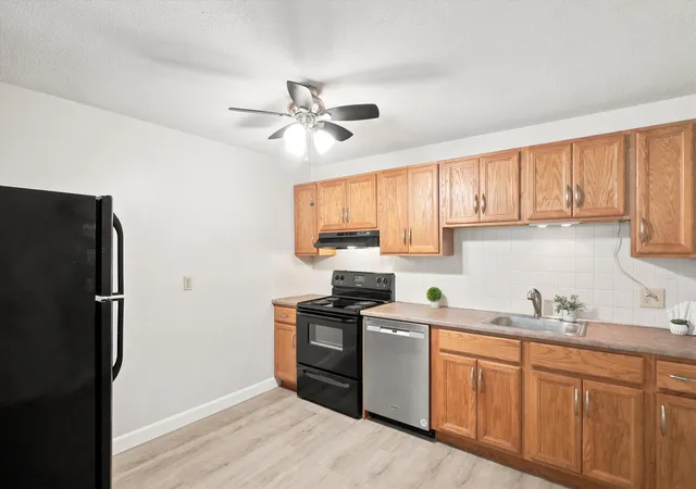 2nd image of 2 Silvestri Cir #10, Derry, NH 03038 | MLS# 5106260