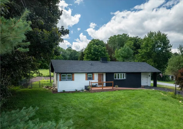 Photo 1 of Single family home for sale at 1141 Burgess Rd, Bennington, VT 05201 | MLS# 5106263 | Listing updated on 2026-09-23