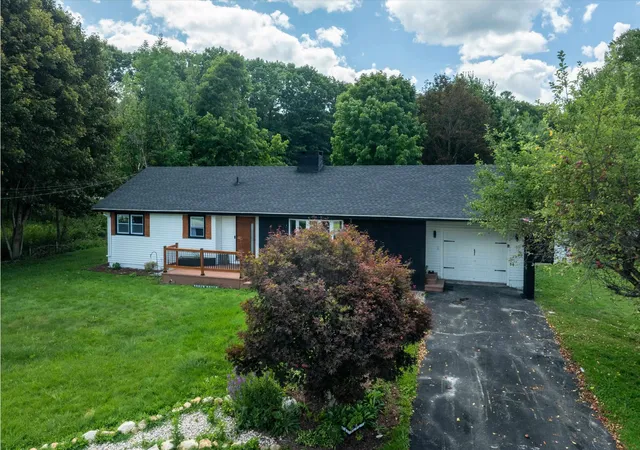 Photo 2 of Single family home for sale at 1141 Burgess Rd, Bennington, VT 05201 | MLS# 5106263 | Listing updated on 2026-09-23