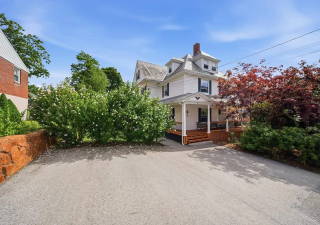 Photo 3 of House for sale at 283 Orange St, Manchester, NH 03104 | MLS# 5106267 | Listing updated on 2026-09-11