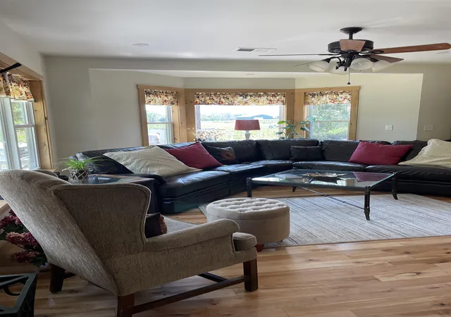 Photo 3 of Single family home for sale at 833 Lakeview Dr, North Hero, VT 05474 | MLS# 5106274 | Listing updated on 2026-08-24