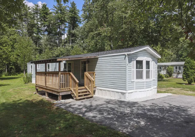 Photo 2 of Manufactured home for sale at 8 Mark Dr, Allenstown, NH 03275 | MLS# 5106278 | Listing updated on 2026-09-12