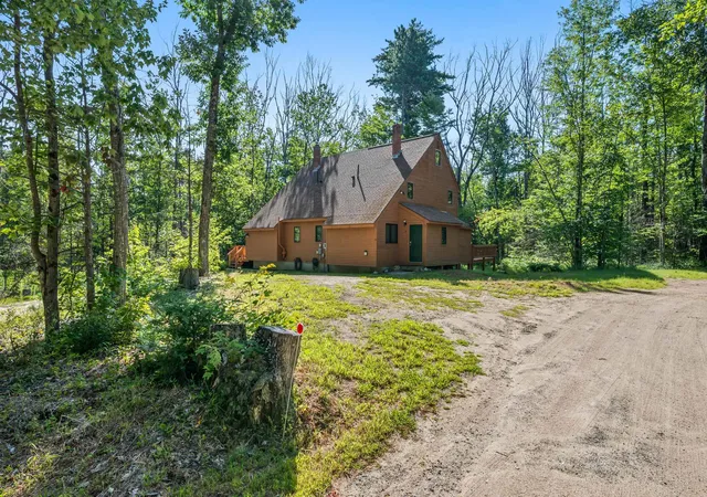 1st image of 27 Abbey Ln #9, Conway, NH 03818 | MLS# 5106290