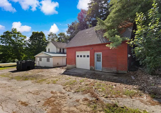 2nd image of 1 Ridgewood Cir, Epsom, NH 03234 | MLS# 5106304