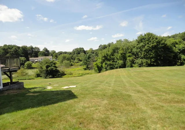 Photo 3 of Sale Pending at 25 Pendleton Ln, Londonderry, NH 03053 | MLS# 5106314 | Listing updated on 2026-08-28