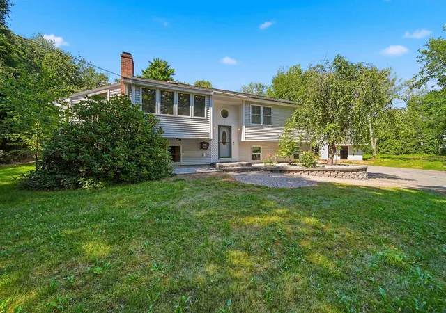 Photo 3 of Single family home for sale at 7 Wingate Rd, Sandown, NH 03873 | MLS# 5106328 | Listing updated on 2026-09-01